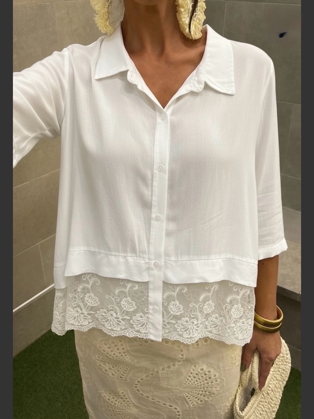 IT17. From Italy 🇮🇹 Lace-Hem Button Front Women's Top